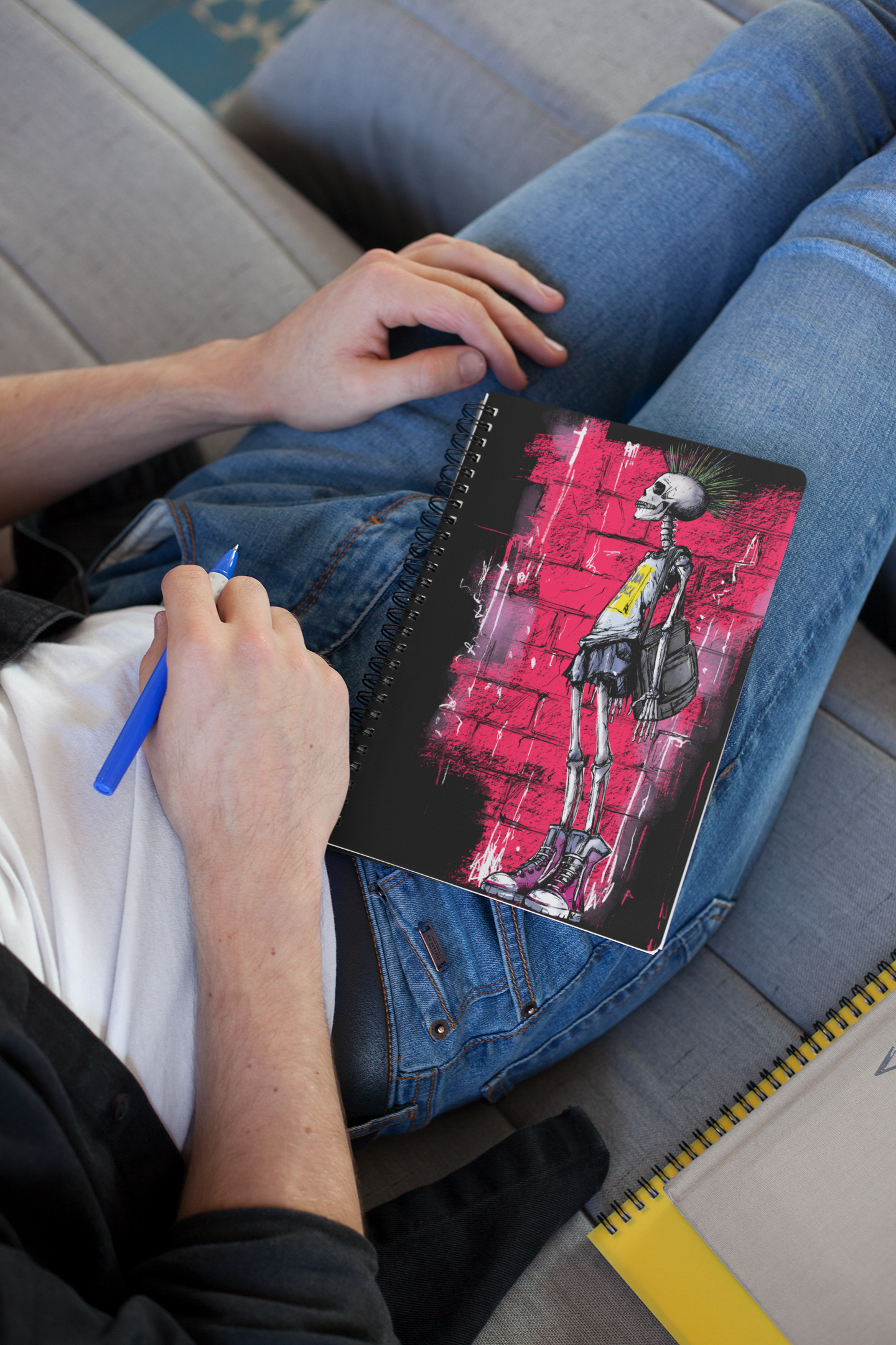 Punk-Skelett Spiral-Notizbuch, Perfekt für Schreibende, Kreative & Street-Art-Fans, Geschenk, Leuchtende Farben, Notizen, Skizzen, To-Do